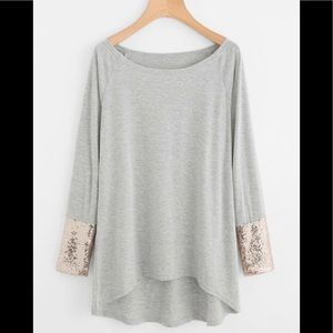 🌮 3/$15!!🌮 Contrast Sequin Dip Hem Tee